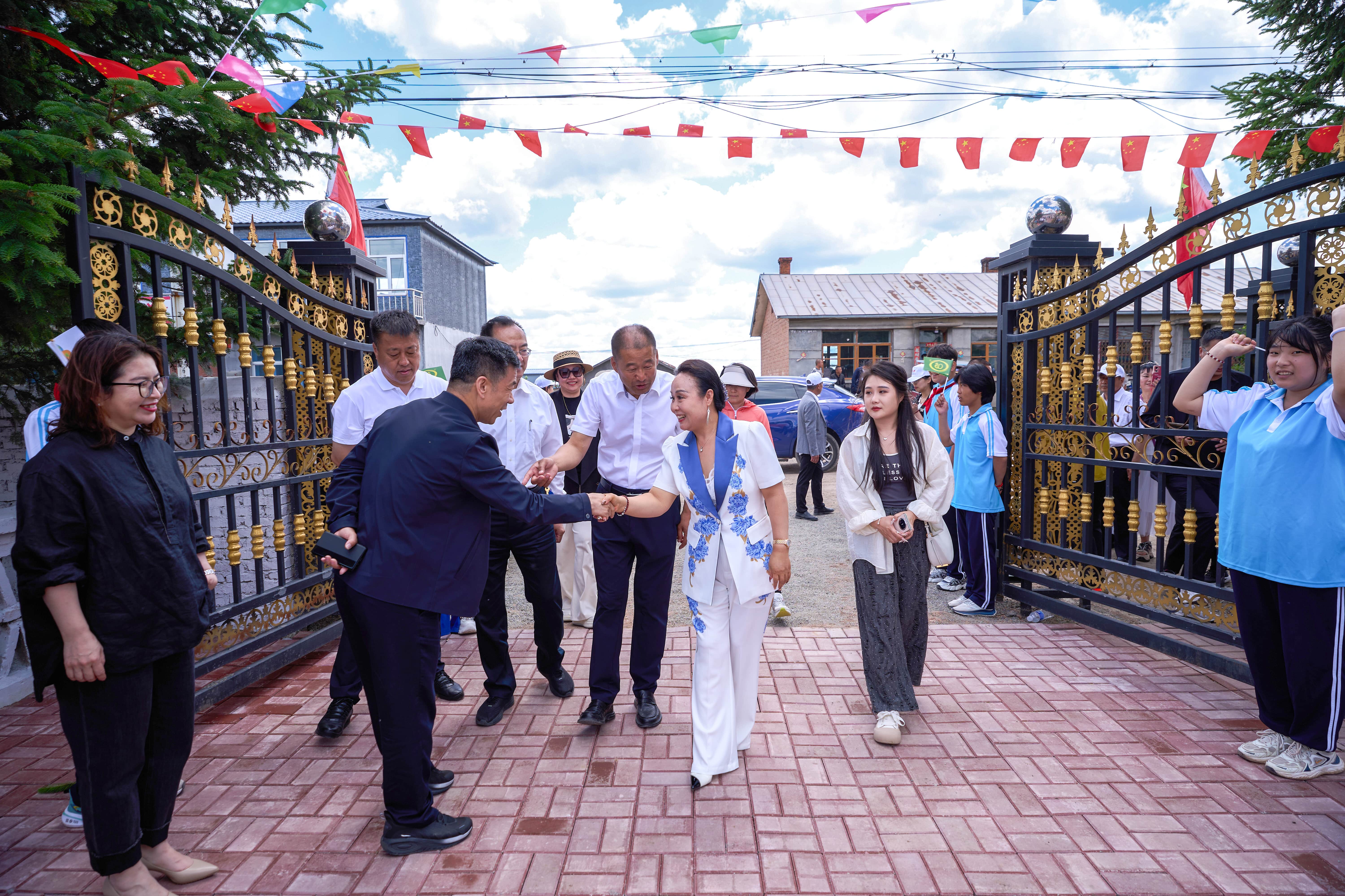 第254所 黑龙江巴彦县黑山镇民乐村开云官方版网站登录入口-开云(中国)
侯玉霞学校