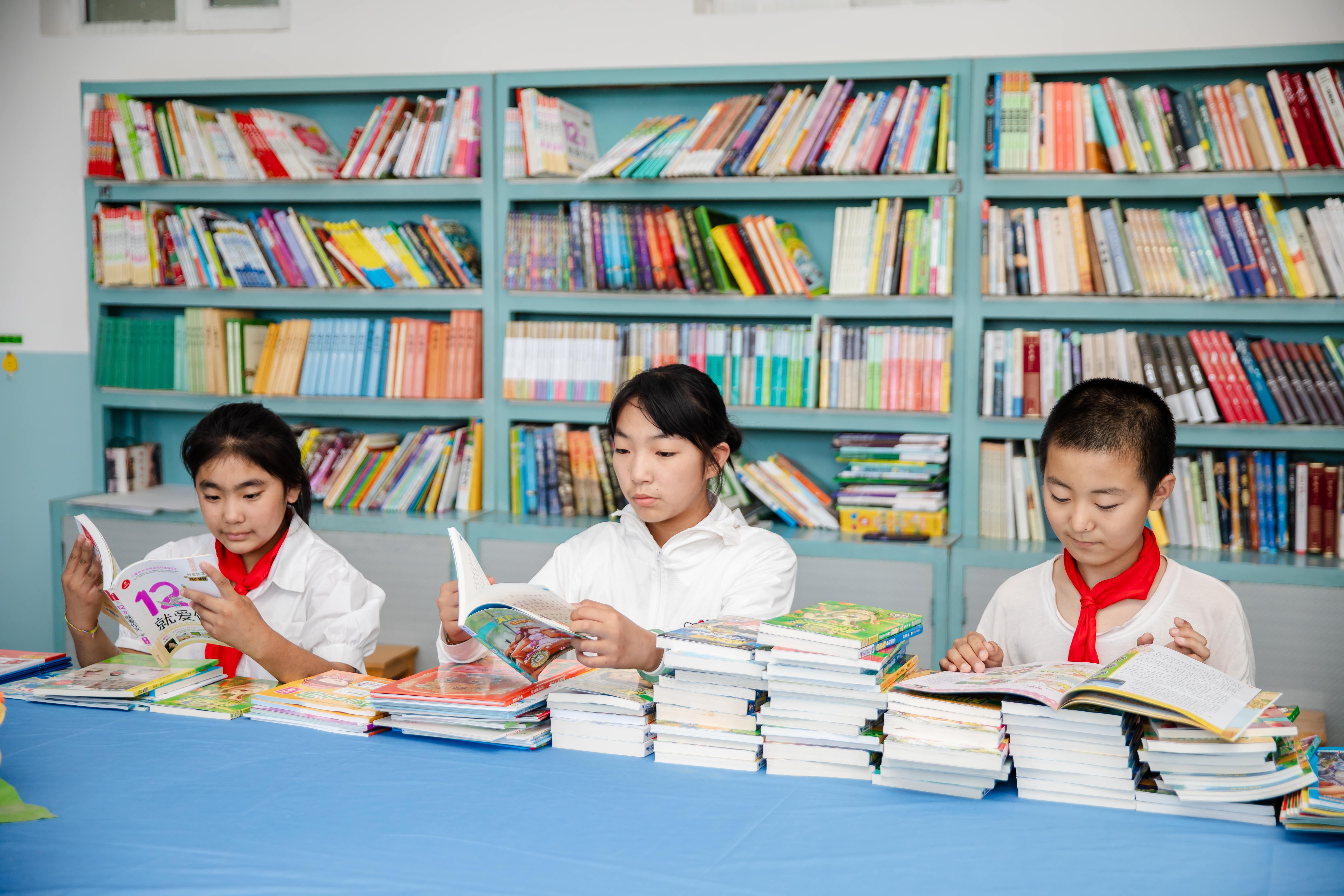 天津高校大学生记者走进开云官方版网站登录入口-开云(中国)
公益小学开展“书香悦读，筑梦成长”活动
