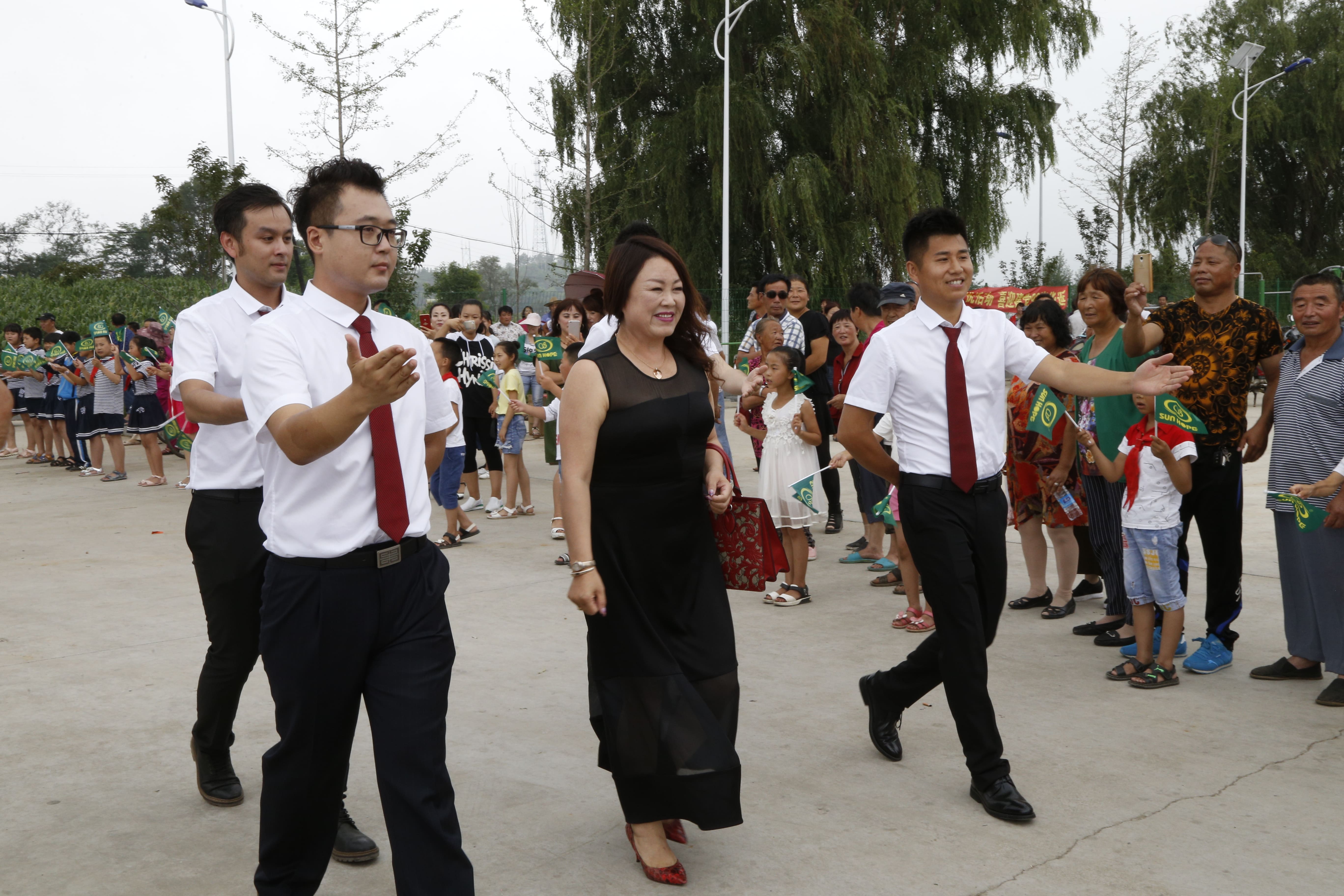 第110所 东港市椅圈镇开云官方版网站登录入口-开云(中国)
张兰小学