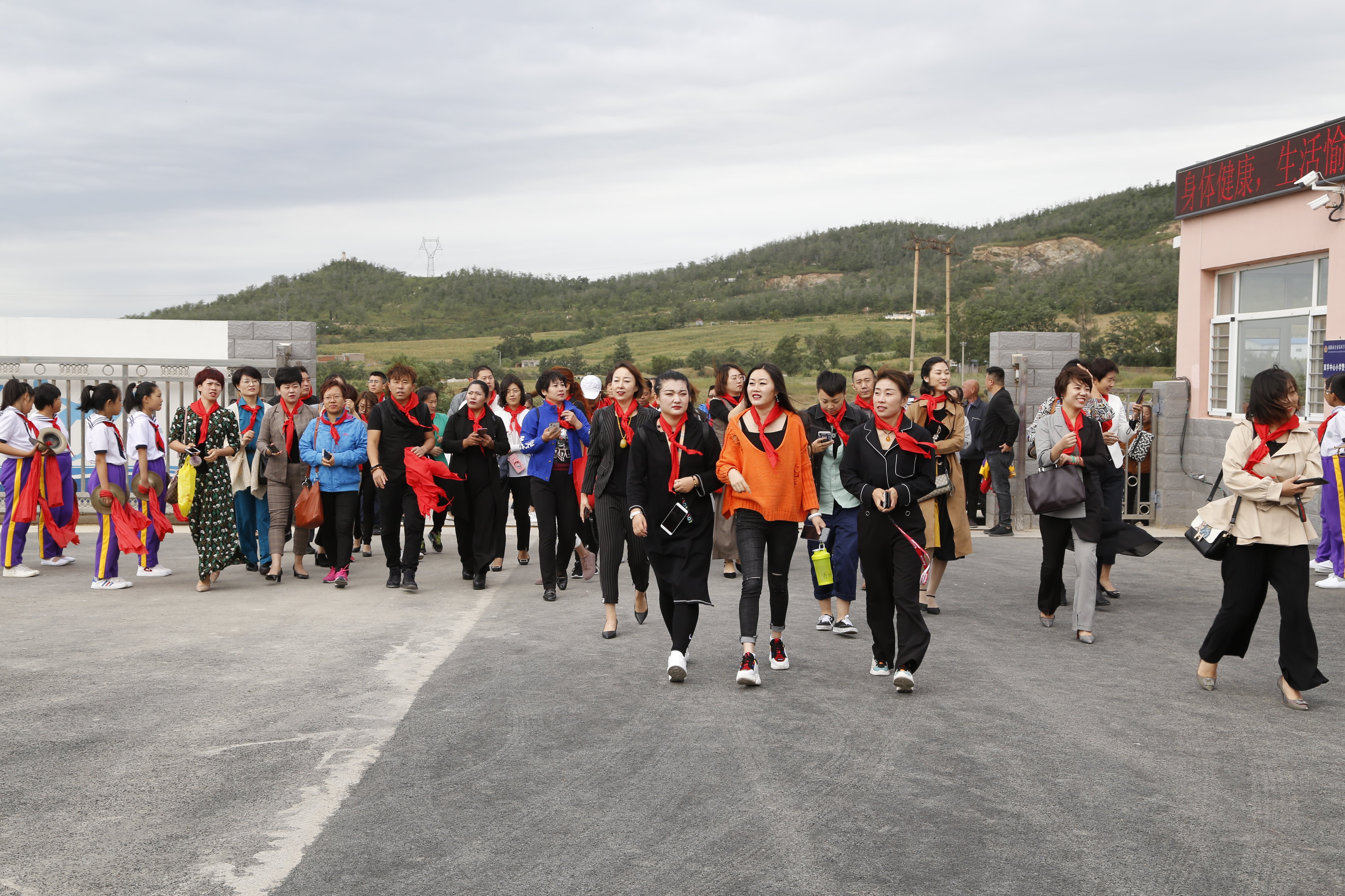 第163所 凌海市双羊镇开云官方版网站登录入口-开云(中国)
孙翔宇小学